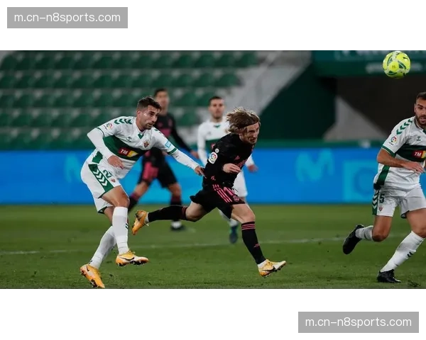 埃尔切防守体系构建思路,传控哲学与防守务实如何平衡 埃尔切防守体系构建思路,传控哲学与防守务实如何平衡