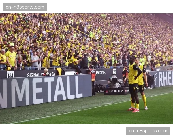 多特蒙德边后卫马内大腿伤势 部分参与合练但出战存疑